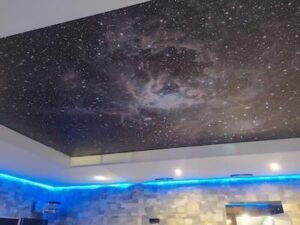 Современные тренды в сфере натяжных потолков 2025 для новостроек в Киеве